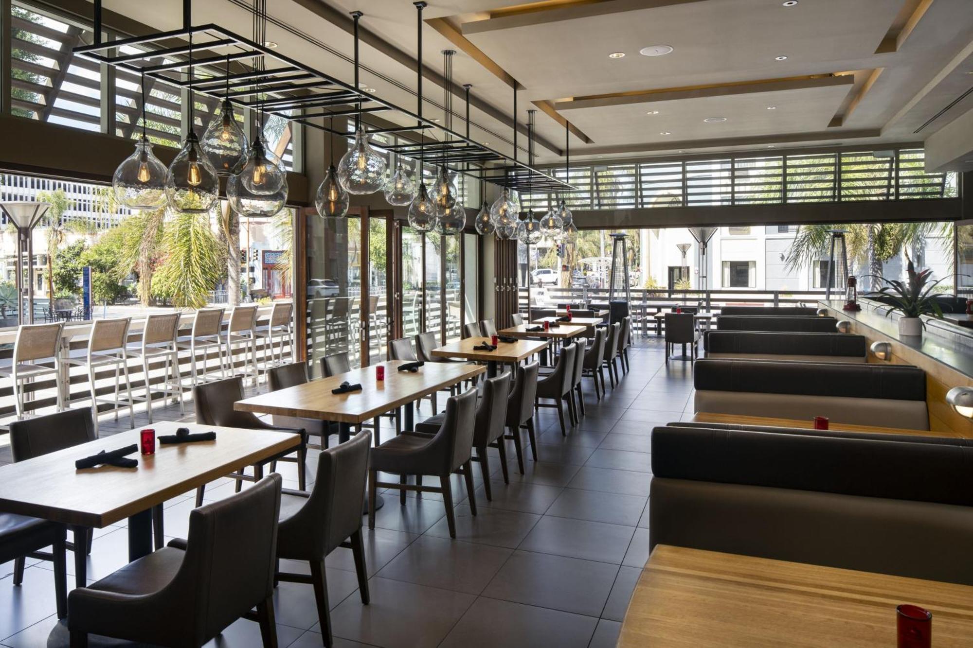 Courtyard By Marriott Long Beach Downtown Exterior foto