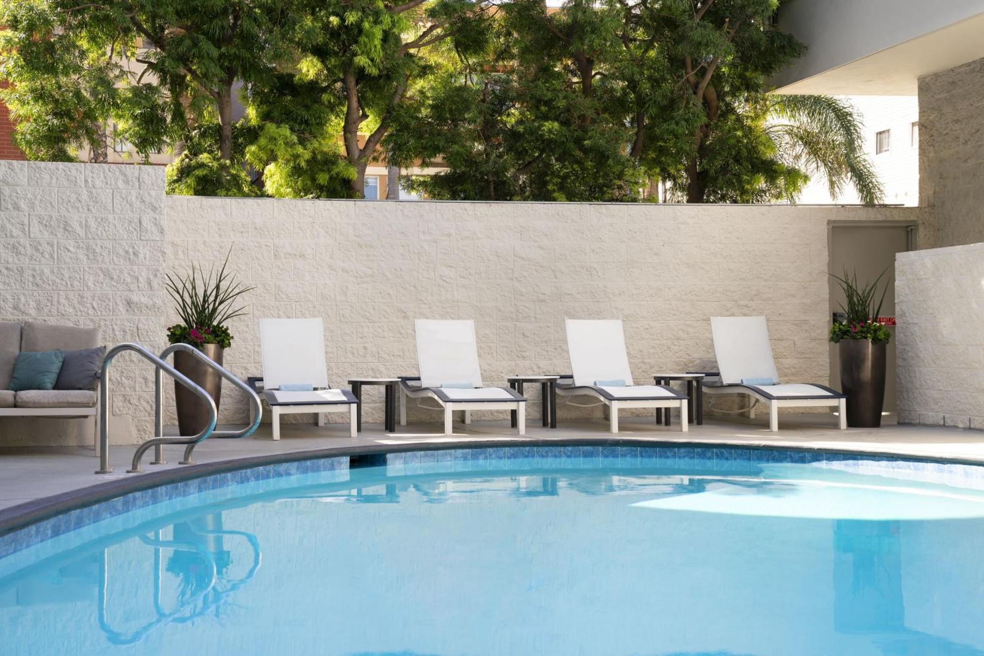 Courtyard By Marriott Long Beach Downtown Exterior foto