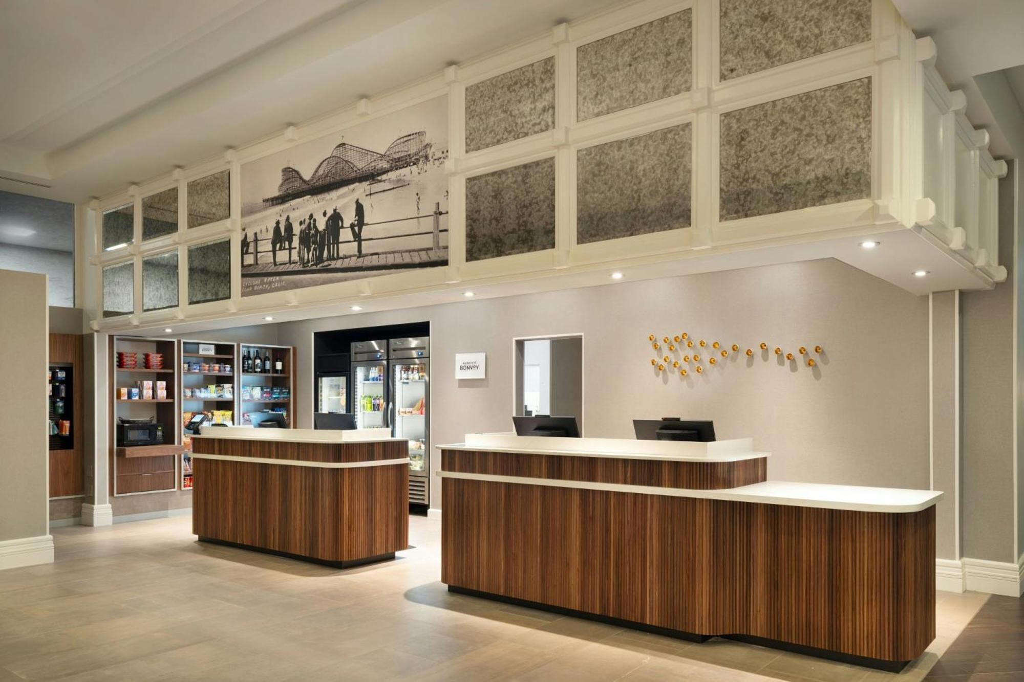 Courtyard By Marriott Long Beach Downtown Exterior foto