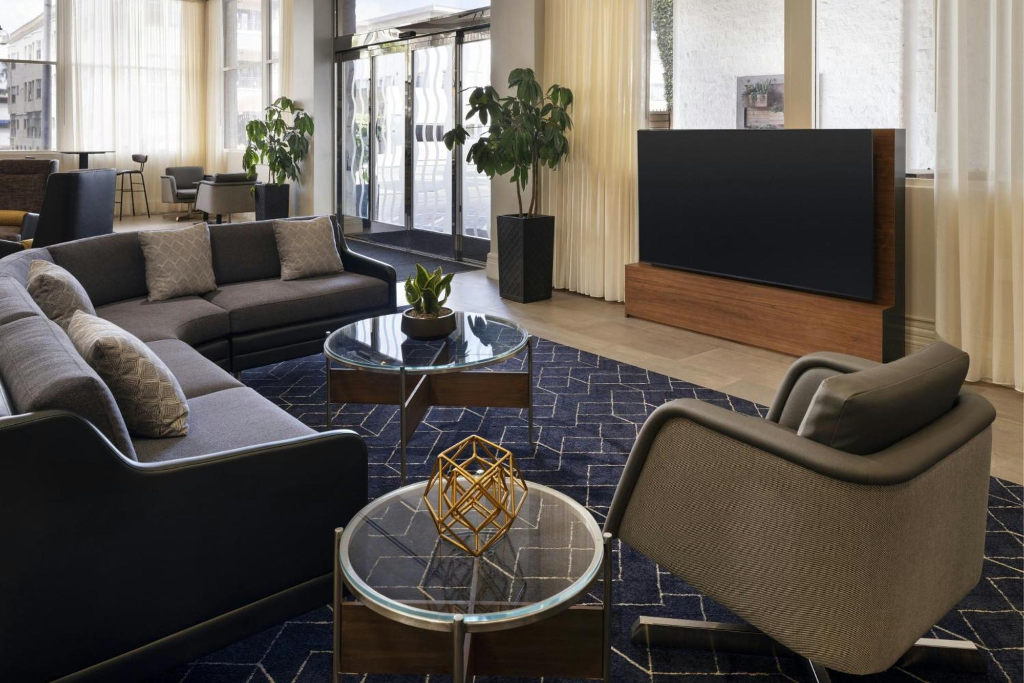 Courtyard By Marriott Long Beach Downtown Exterior foto